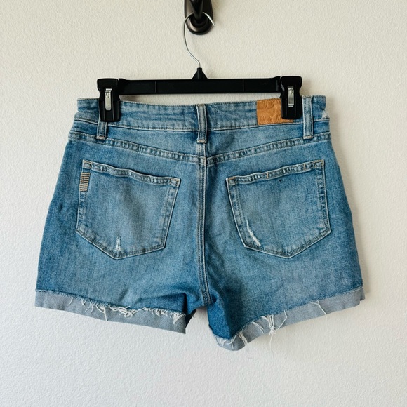 Paige Parker Short with Raw Cuff Leila Distressed - Picture 3 of 3